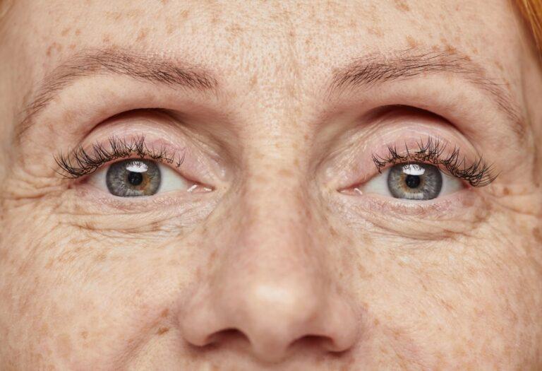 白內障症狀有哪些?詳解白內障成因、病徵、預防、治療方式 1 beautiful eyes no makeup 2021 12 09 15 19 05 utc 1