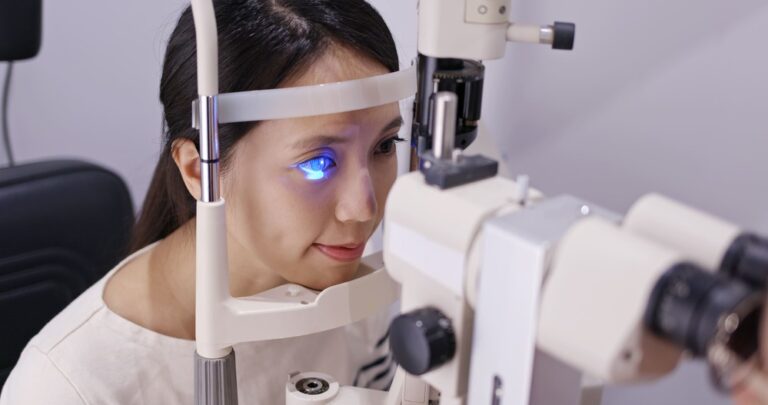 woman check on eye 2023 04 05 19 05 33 utc 1